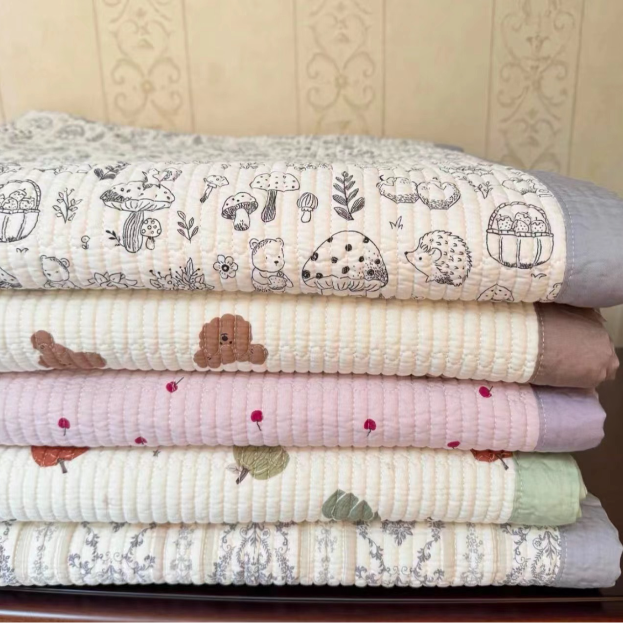 【织美】三层夹棉微瑕床盖