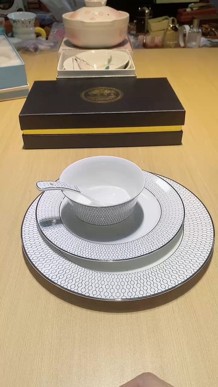 【闪购商品】瓷片锅碗瓢盆一件不剩