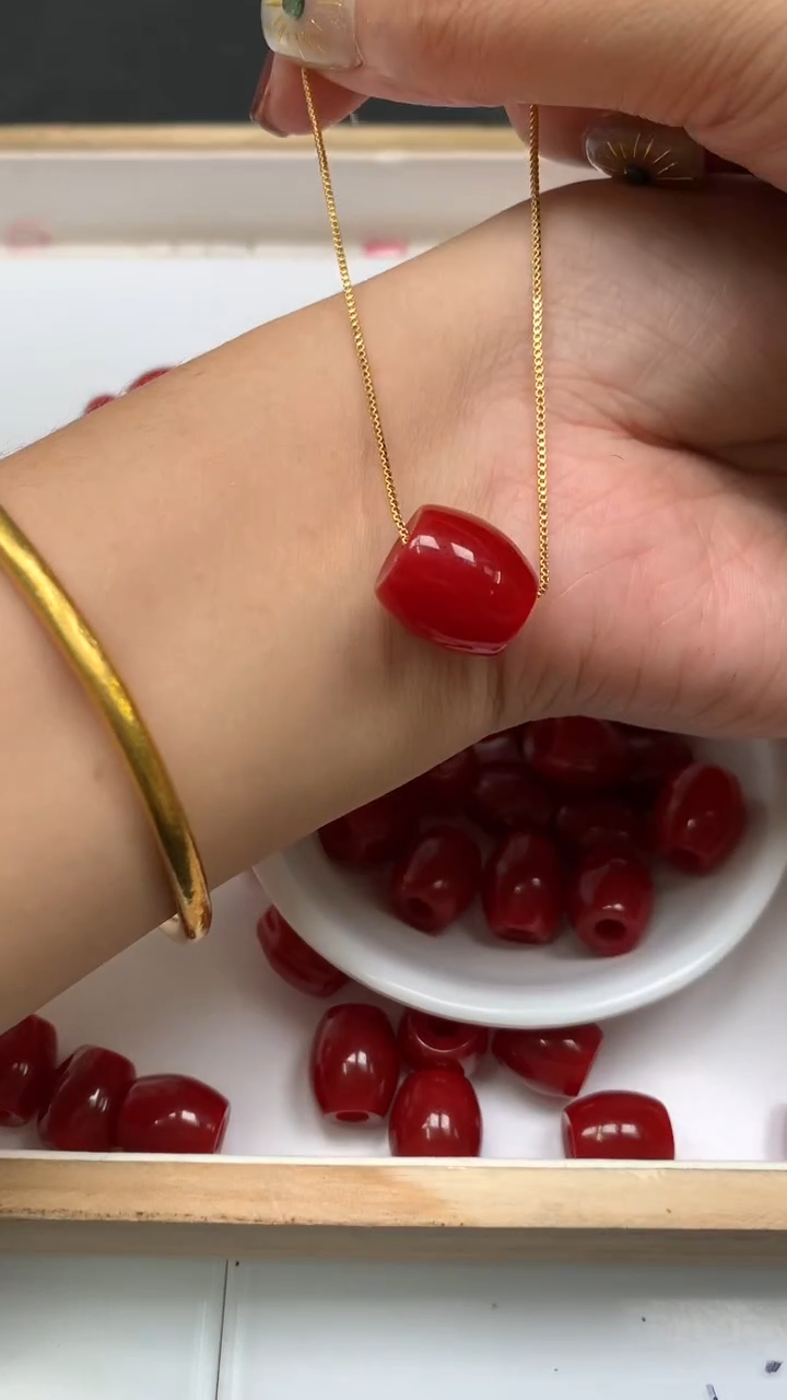 未镶嵌散珠玛瑙/玉髓E565 鸽血红 路路通14*13内孔4+mm2个8.8元