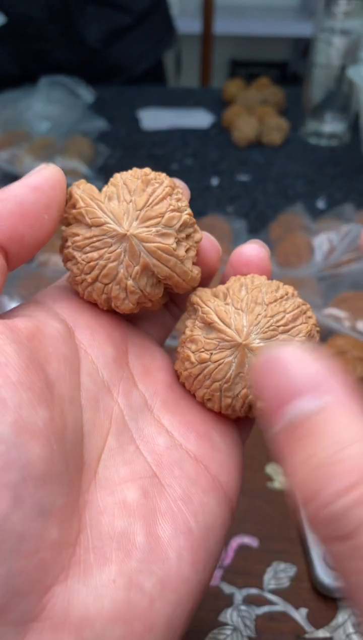 【闪购商品】文玩核桃把件G129号46尺暴雪