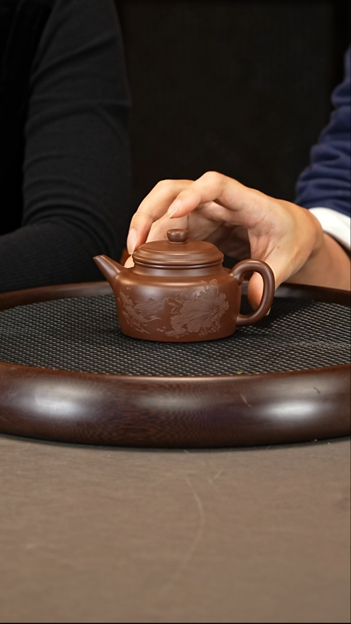茶壶紫砂83 顾依萍 1948景州紫泥 剑流德钟刻字 230cc