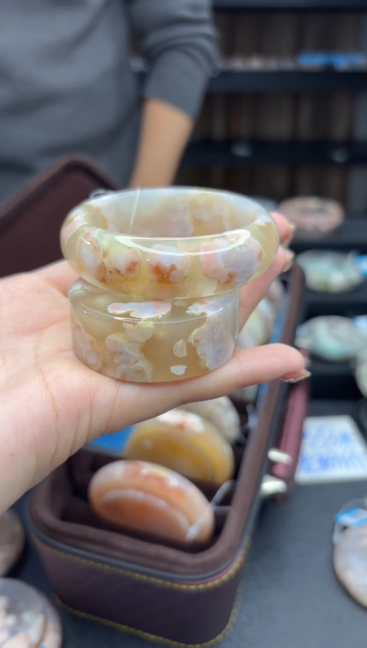 【闪购商品】石英质玉手镯未镶嵌246（54圈赠送镯心）