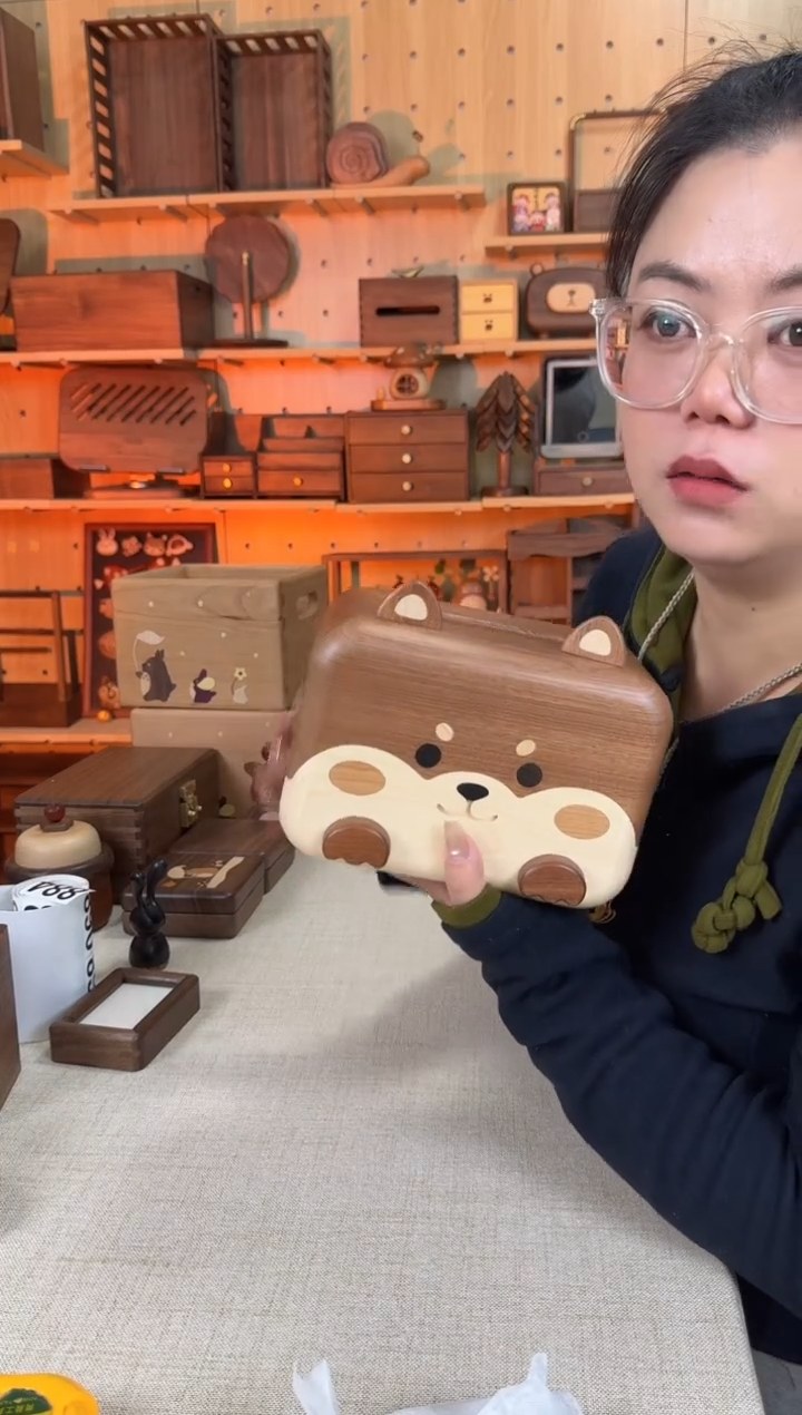 木乌檀木柴犬纸巾盒