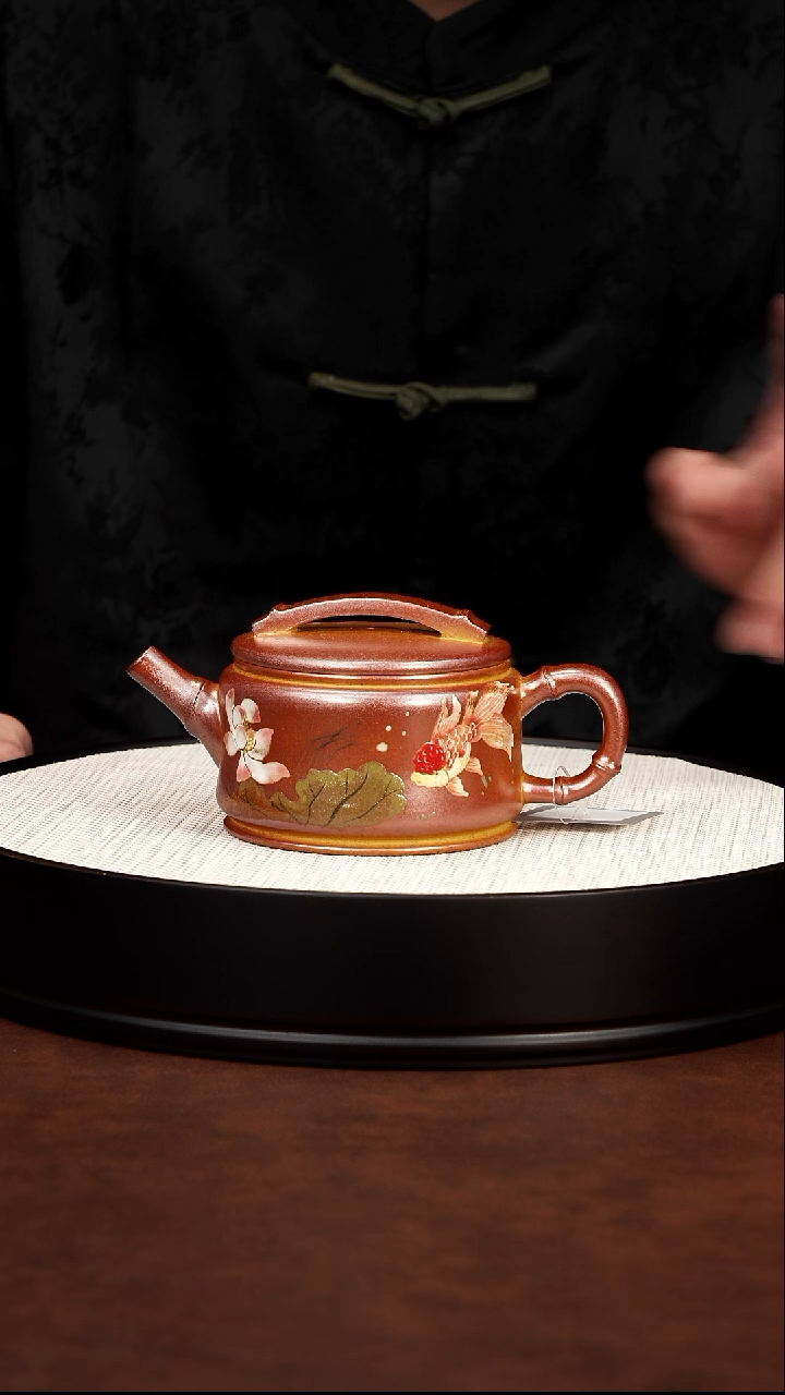 茶壶紫砂宜兴紫砂 莲韵汉瓦黄金段280cc 吴国政