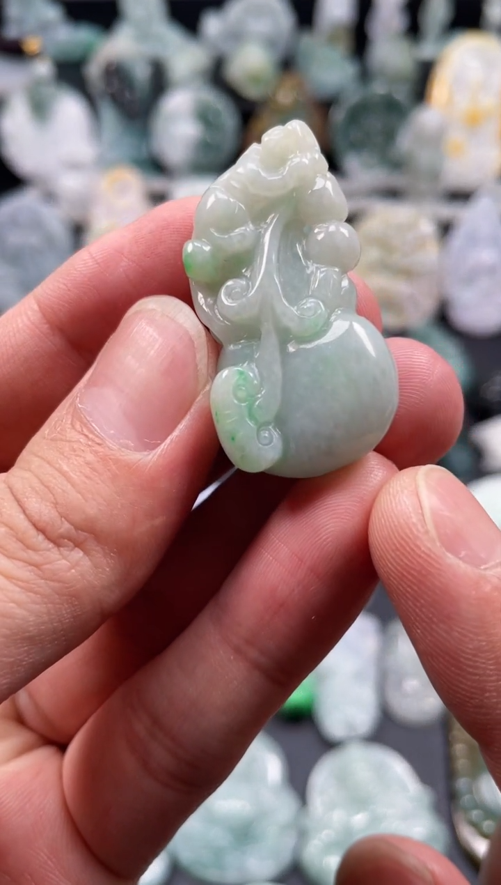 翡翠未镶嵌颈饰天然翡翠a货