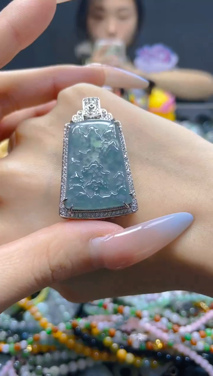 翡翠未镶嵌颈饰/E/翡翠A货，一件也是批发价