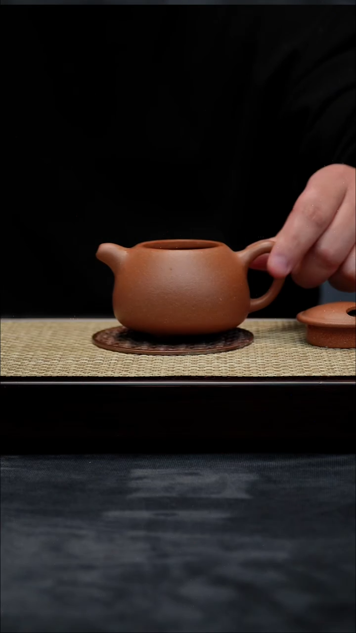 茶壶紫砂闲**式190金降坡牛盖