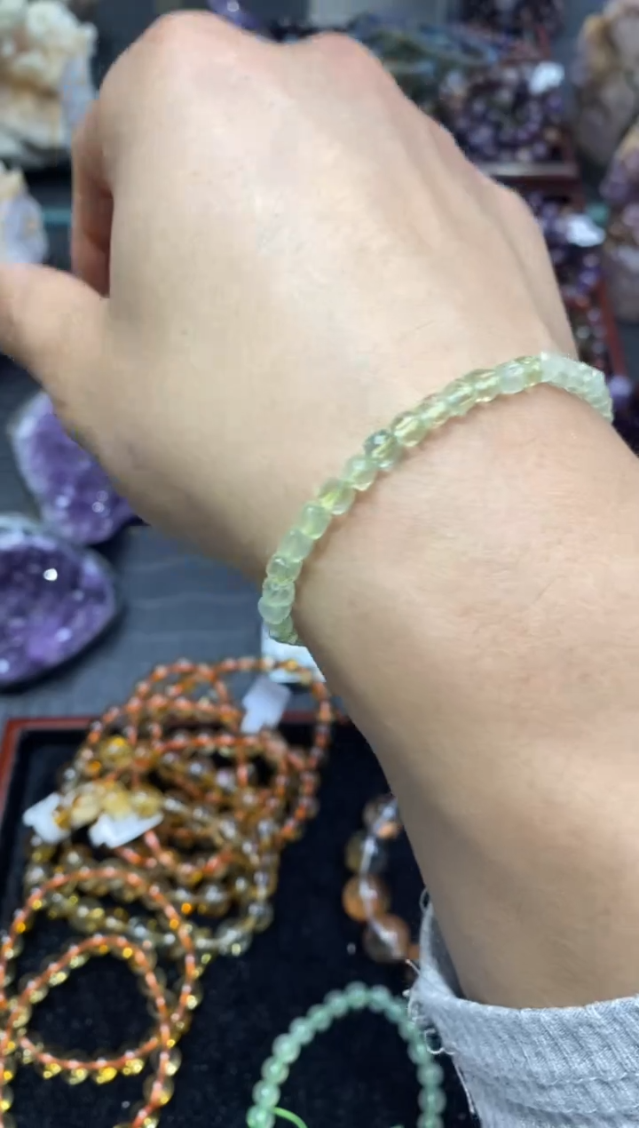 【闪购商品】水晶手链未镶嵌葡萄石切面
