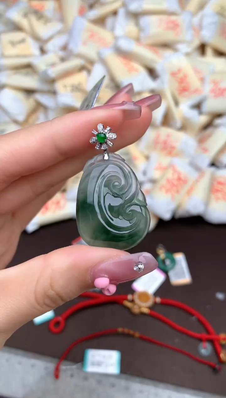 【闪购商品】翡翠挂件18K金镶嵌—