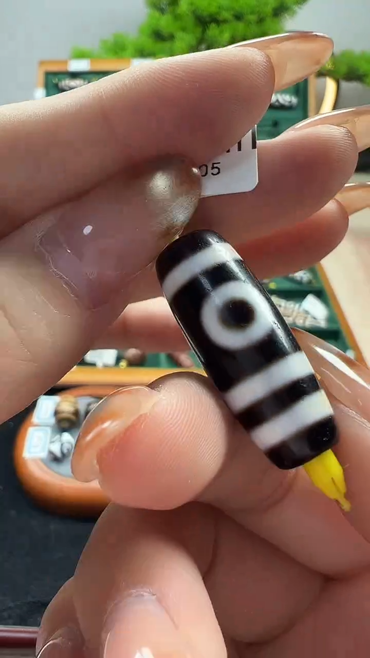 玛瑙/玉髓（覆膜）颈饰未镶嵌3.（微瑕）