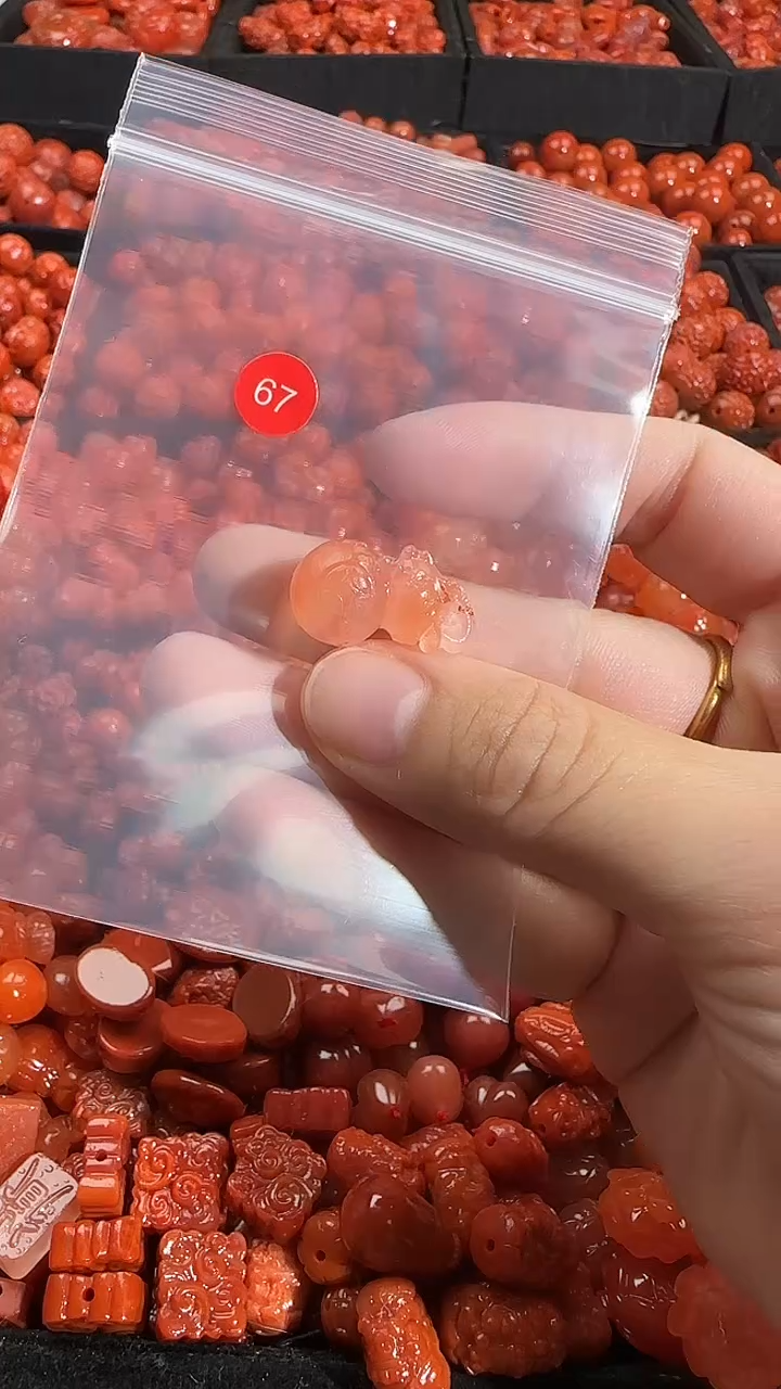 颈饰未镶嵌南红玛瑙1