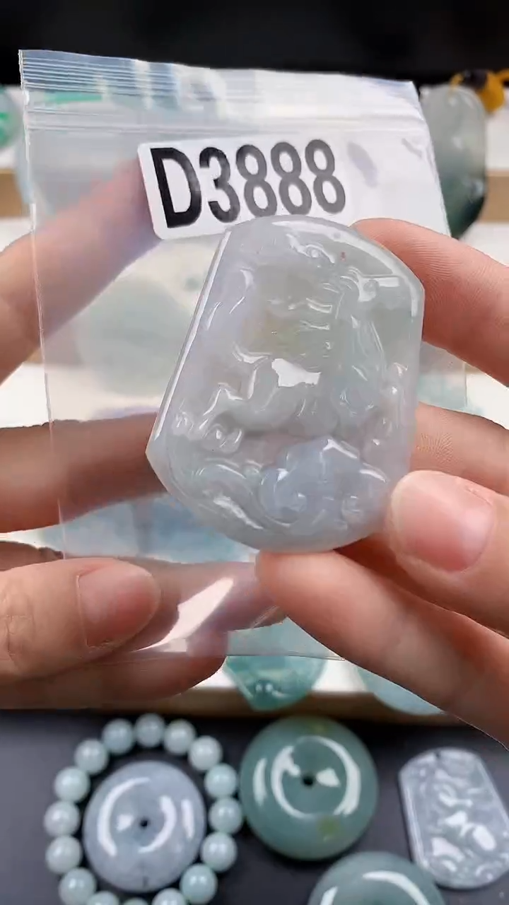 颈饰未镶嵌翡翠天然翡翠吊坠挂件