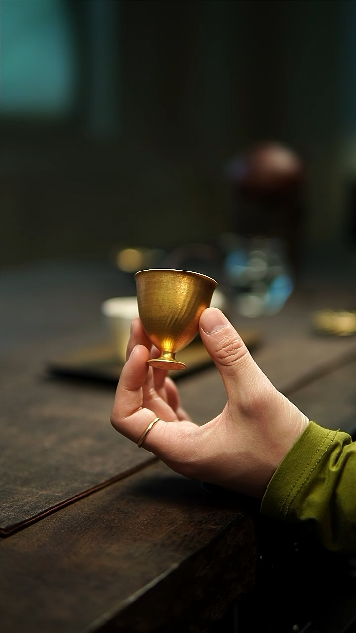 【闪购商品】一延陶泥金彩小高脚杯