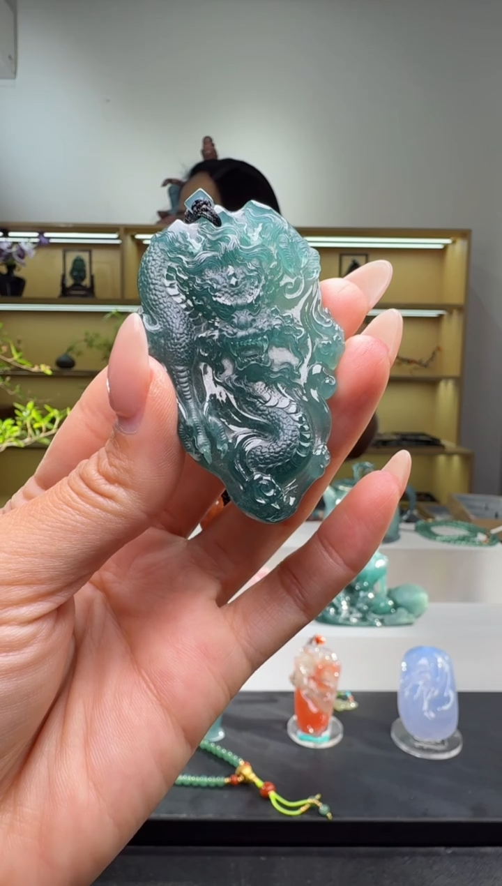 吊坠(不含链)未镶嵌翡翠龙牌（多样性发其一）