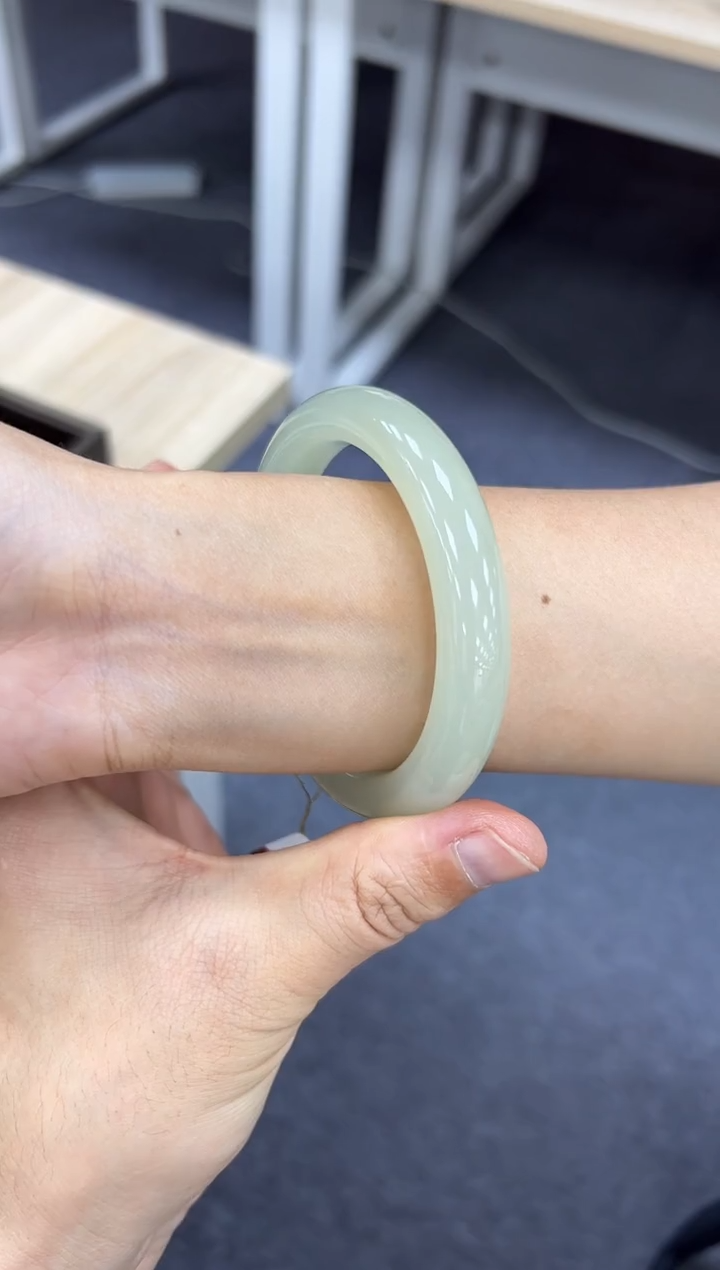 未镶嵌手镯和田玉60  156