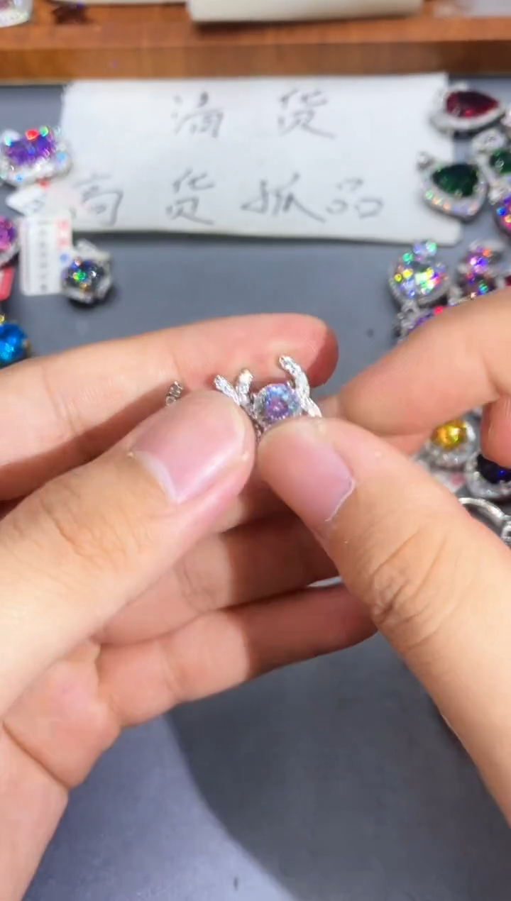 合金石英质玉珠宝奇石发货其一