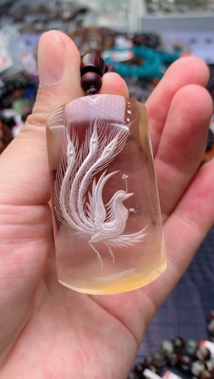 未镶嵌吊坠(赠链)水晶100