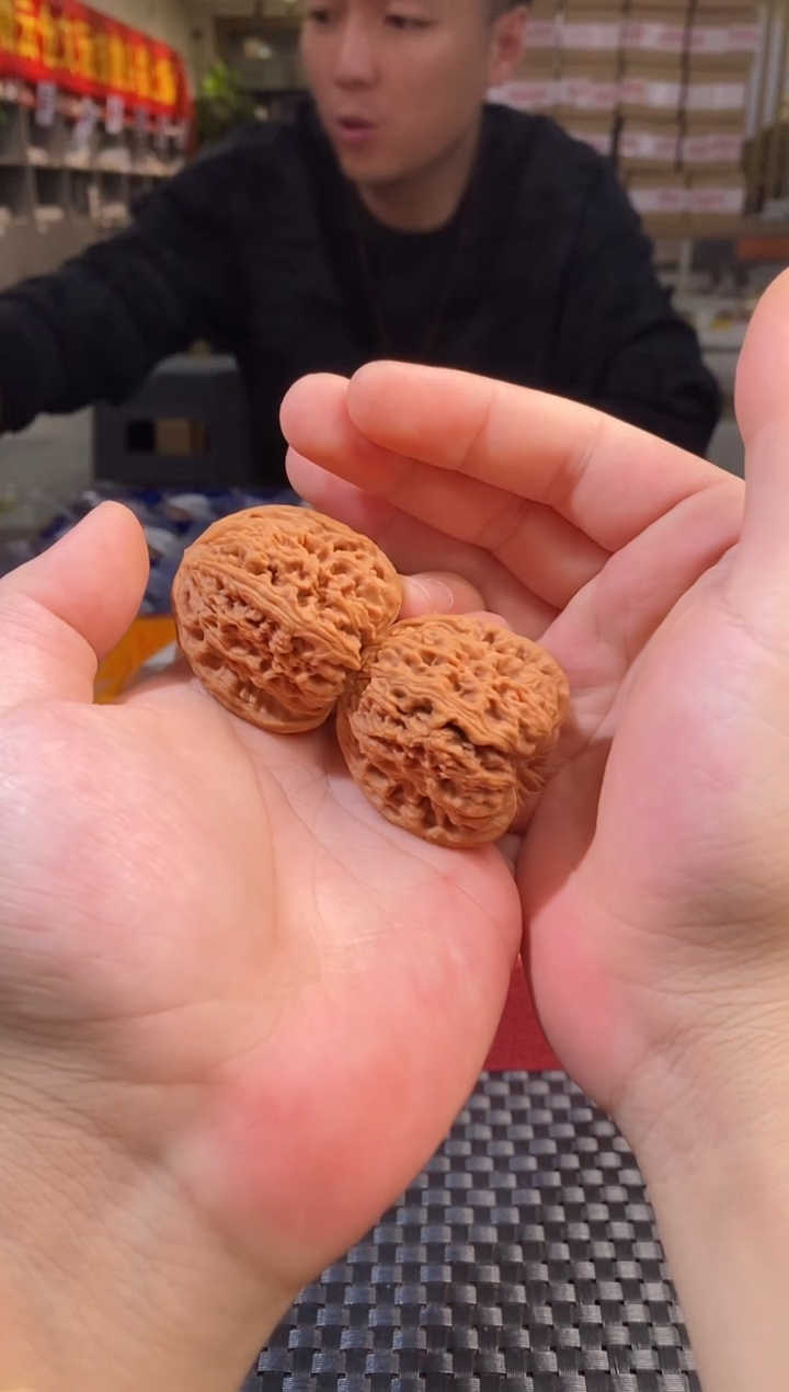 把件文玩核桃和**济微修三角南疆石42尺