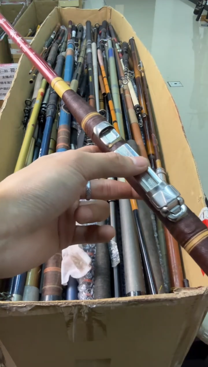 么* 孤品微瑕， 以直播间为准  加 10元发顺丰