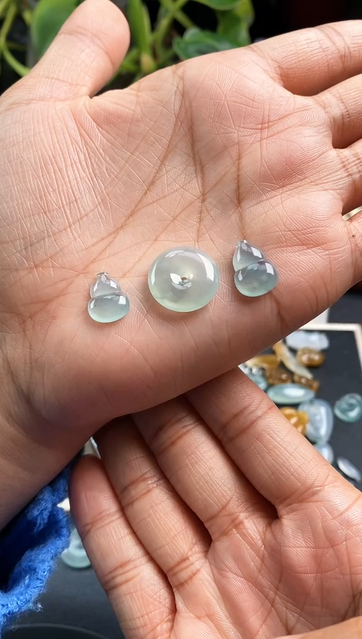 【闪购商品】翡翠配石2个葫芦+平安扣