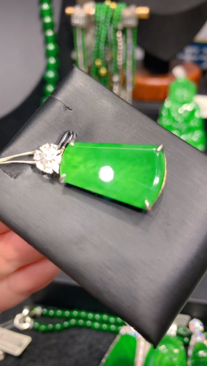 颈饰未镶嵌翡翠7一季