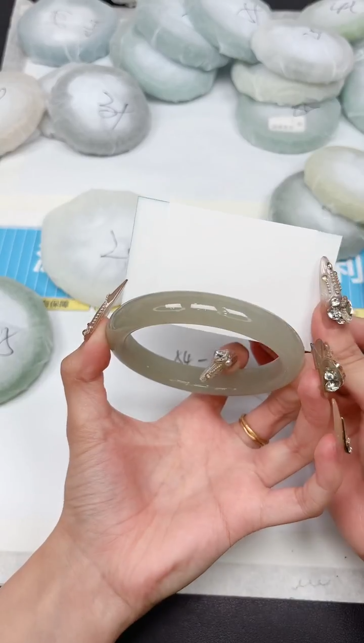 石英质玉手镯未镶嵌348-64.7