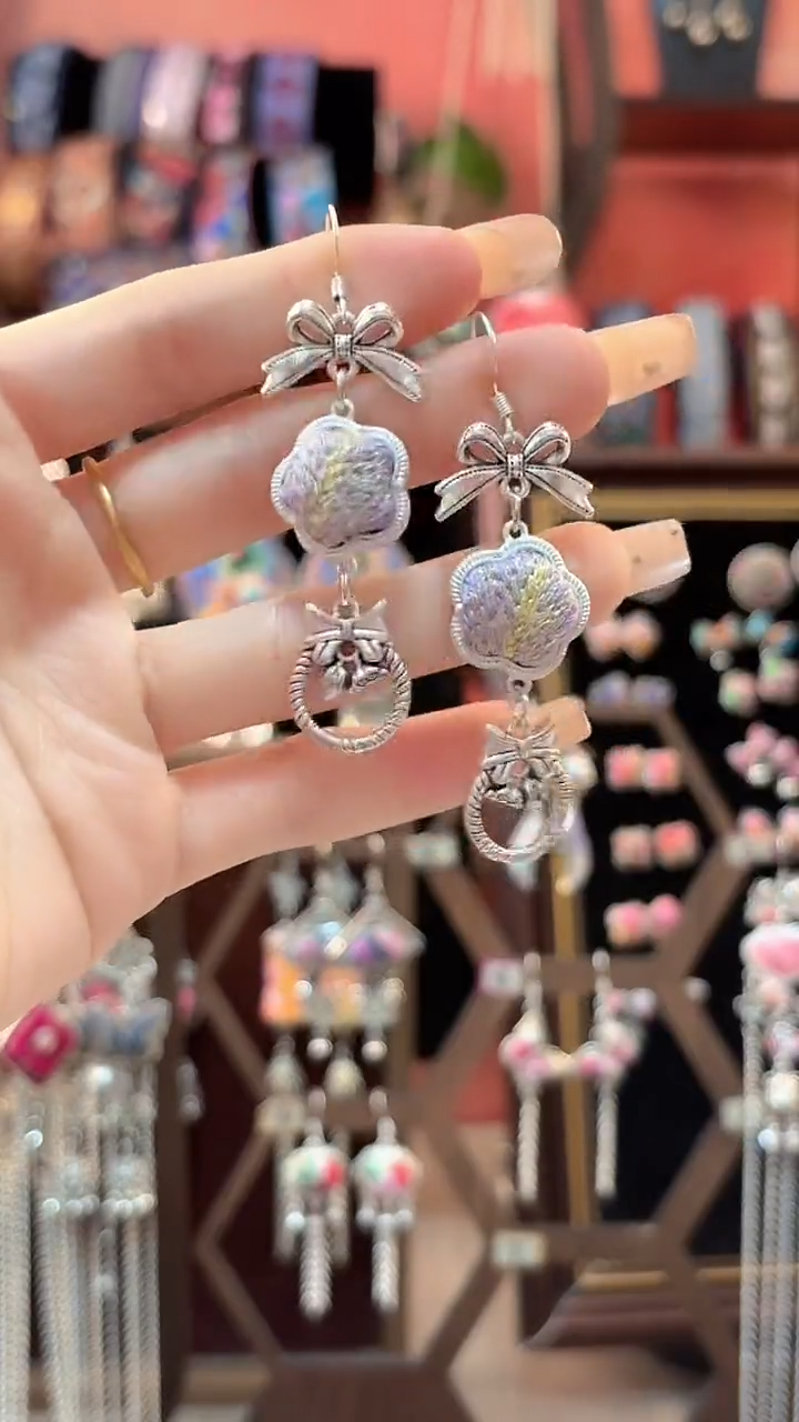 织绣 云织谣民族风精美饰品   166