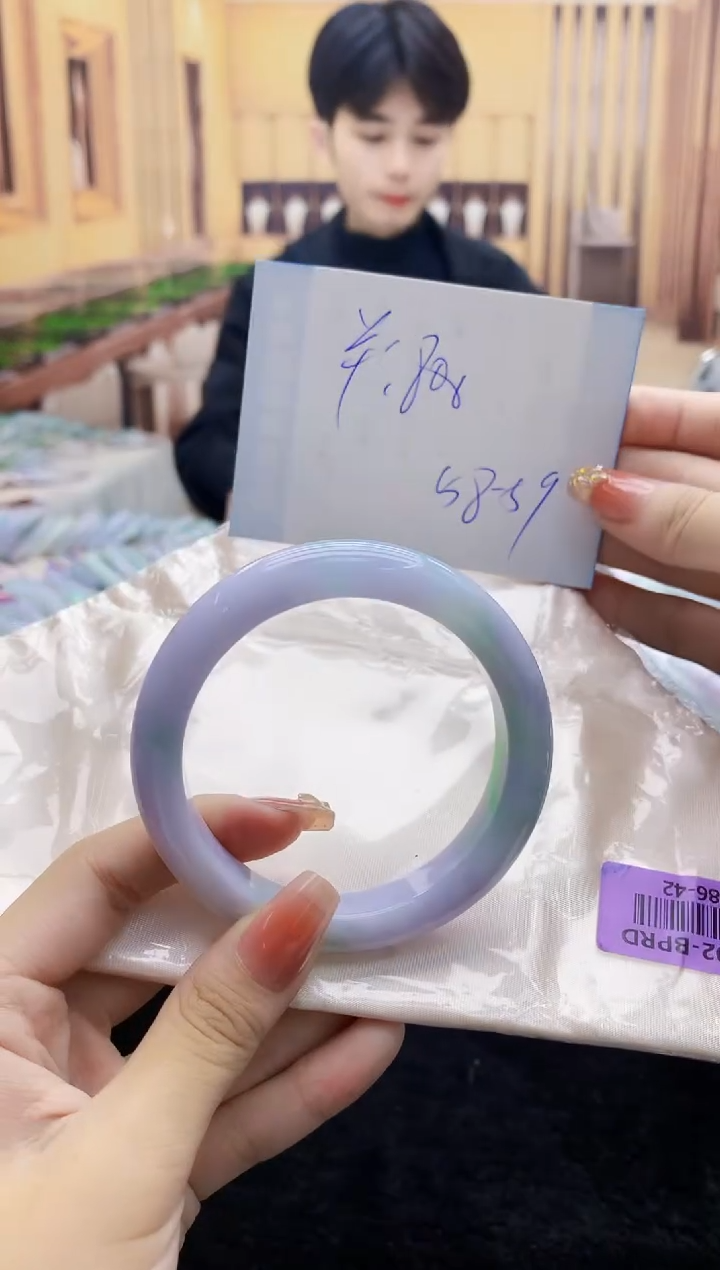 【闪购商品】翡翠手镯未镶嵌      H86-42