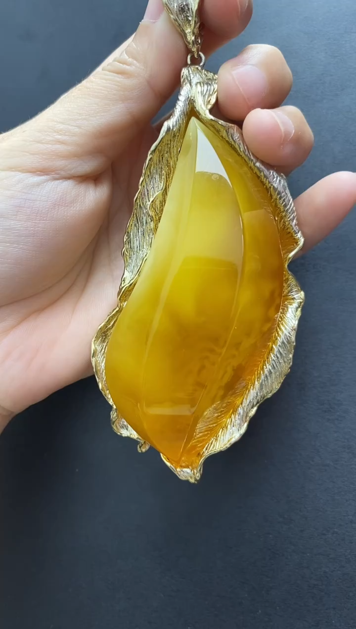 裸石琥珀未镶嵌吊坠