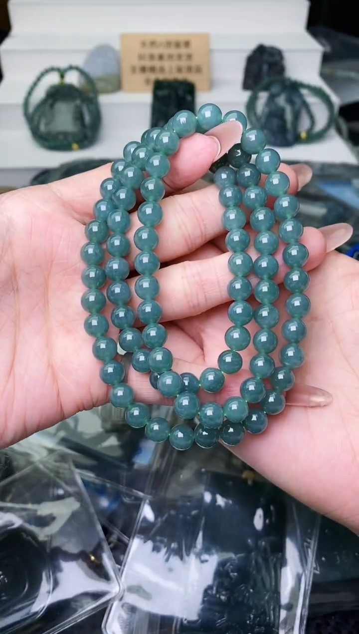 颈饰未镶嵌翡翠 