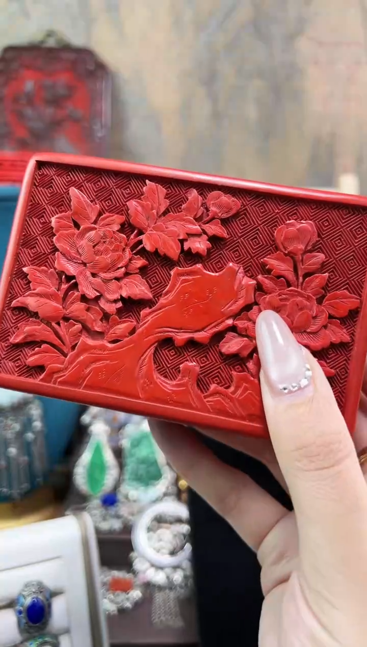 非遗手工雕漆花卉方盒