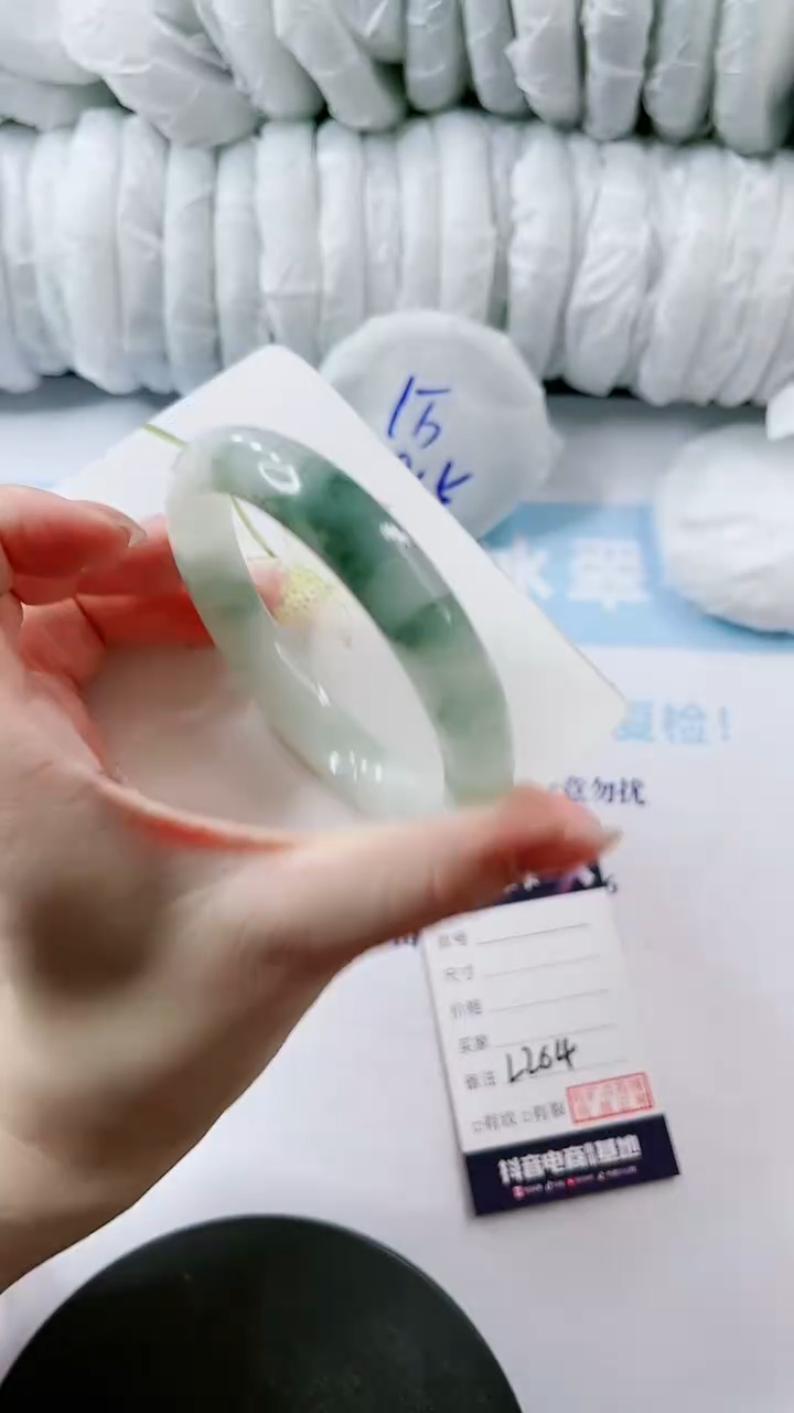 【闪购商品】石英质玉手镯未镶嵌多样性发货L264