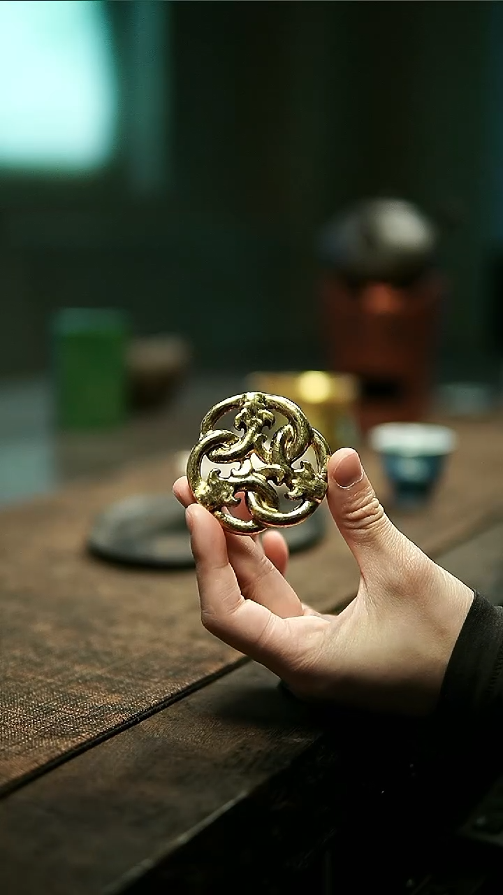 【闪购商品】松风金彩三足螭龙纹盖置