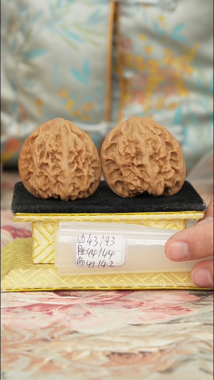 【闪购商品】文玩核桃把件马蹄