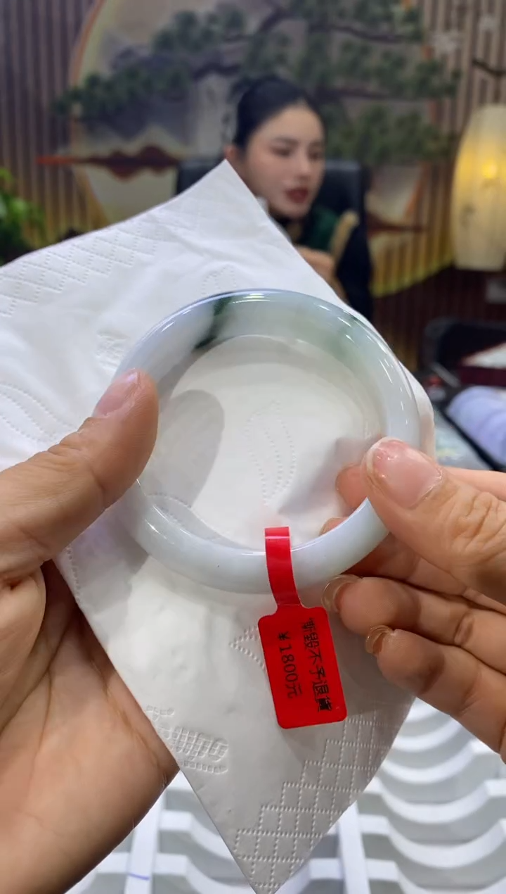 【闪购商品】翡翠手镯未镶嵌多人024512