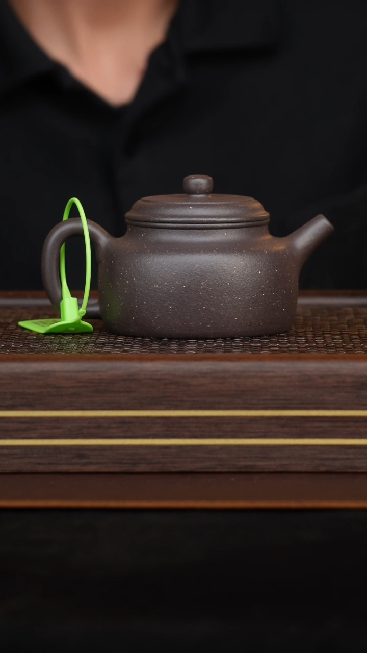 【闪购商品】原矿无添加紫砂壶大水潭天青全手德钟200