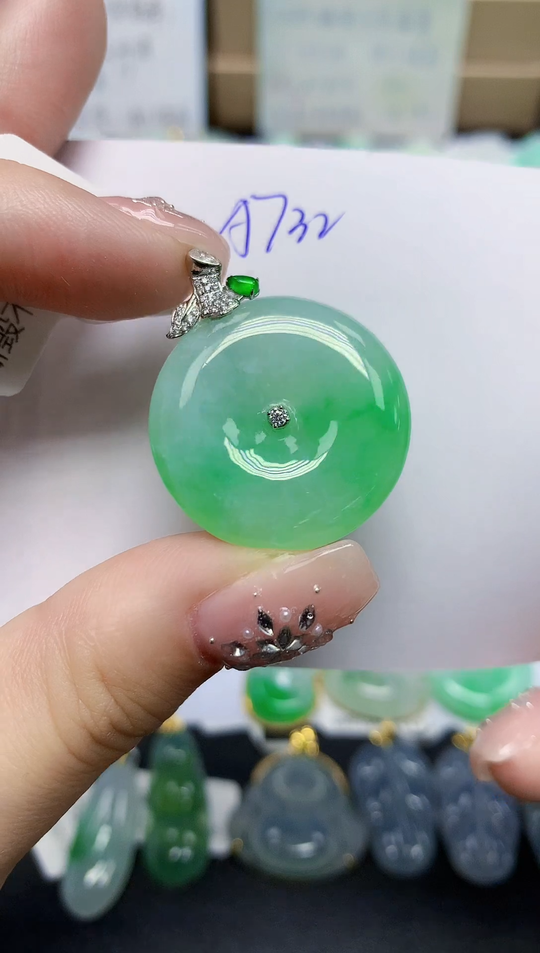 颈饰18K金镶嵌翡翠天然缅甸翡翠A货翡翠百元以上9元证书费自理