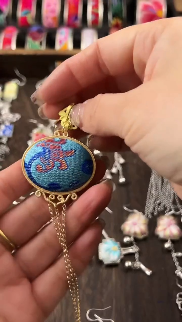 【闪购商品】织绣民族风老绣饰品307