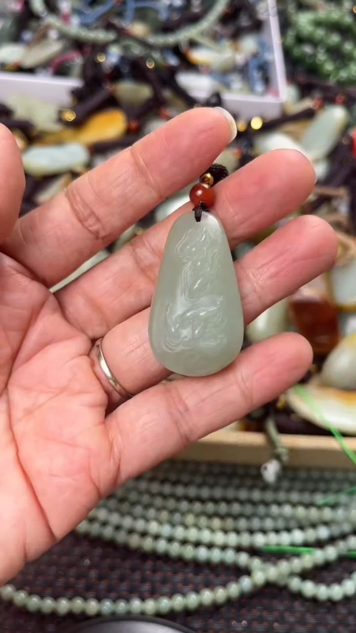 【闪购商品】和田玉颈饰未镶嵌多样性发货没有证书拍一发一有瑕