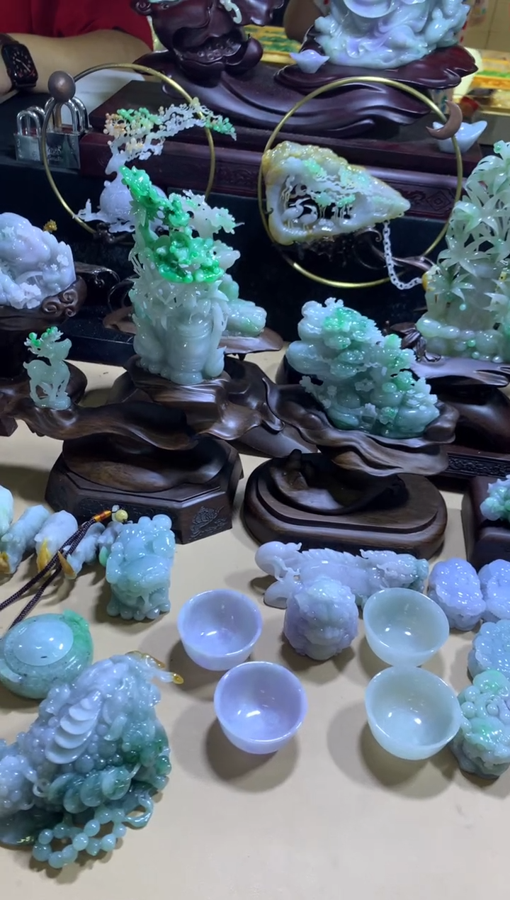 翡翠挂件未镶嵌翡翠摆件