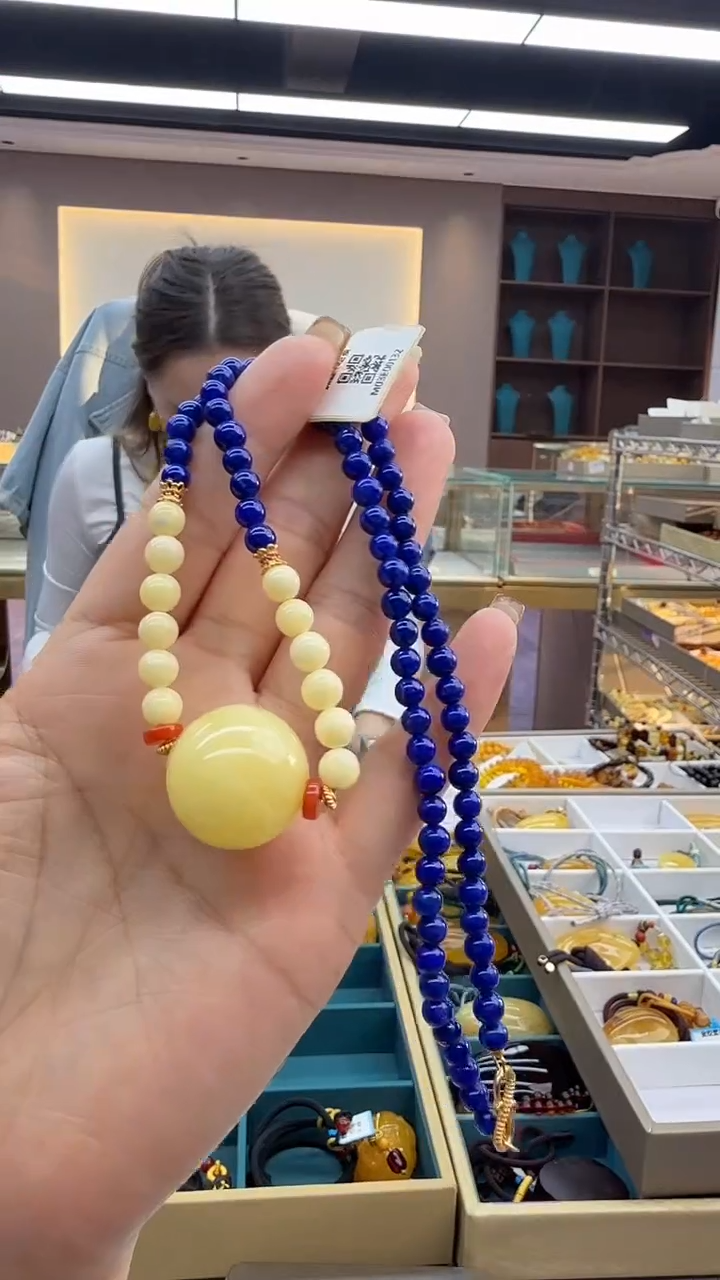 琥珀颈饰未镶嵌130秒拍号 假一罚三 