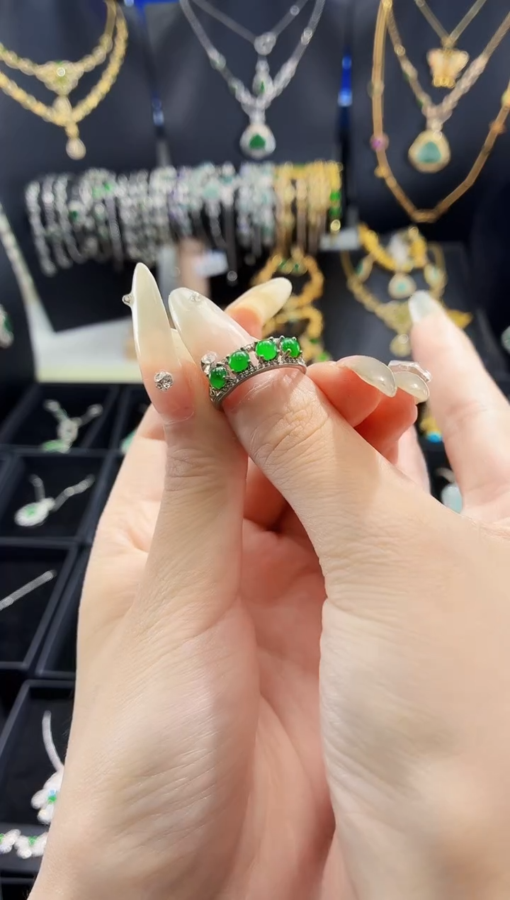 翡翠戒指未镶嵌戒指