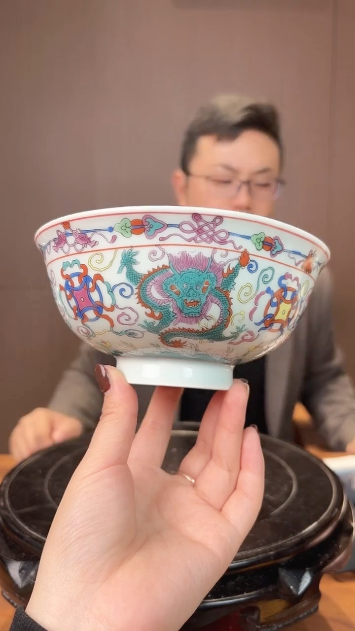 C33景德镇绿稀稀珐琅彩四神兽六寸一只