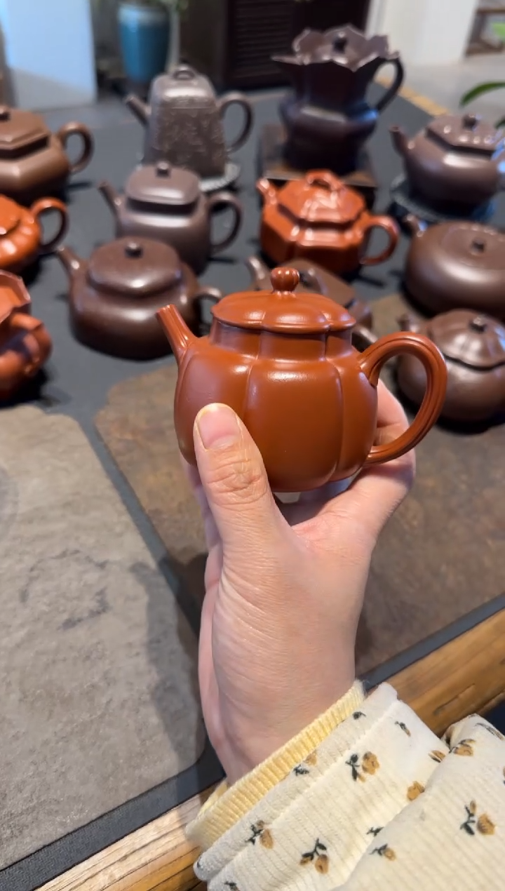 【闪购商品】紫砂茶壶繁花 朱泥