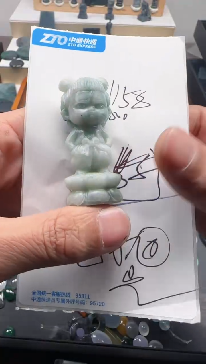 【闪购商品】翡翠颈饰未镶嵌乌鸡小摆件2
