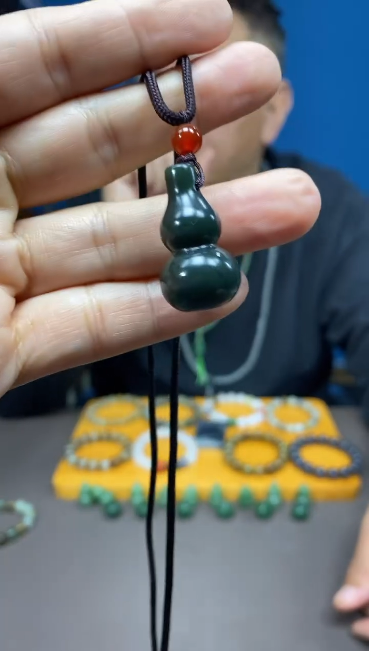 颈饰未镶嵌和田玉颜色多样性发货拍一发一