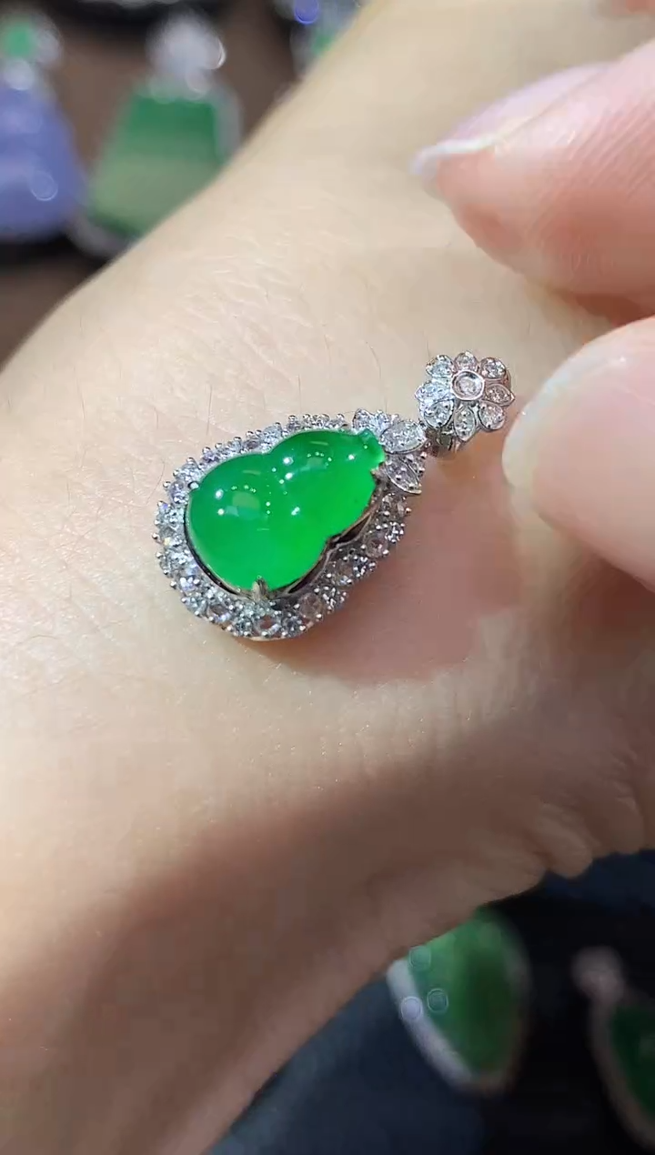 吊坠(不含链)18K金镶嵌翡翠C10