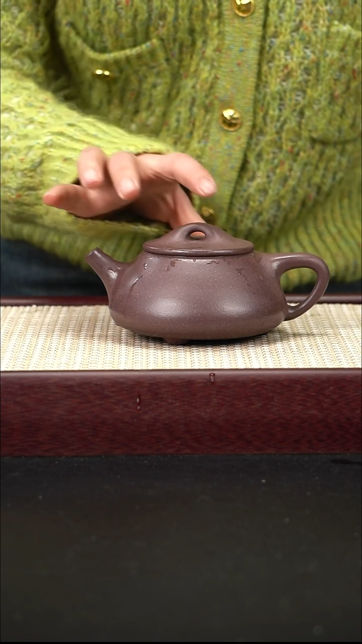 茶壶紫砂底槽青 景舟石瓢