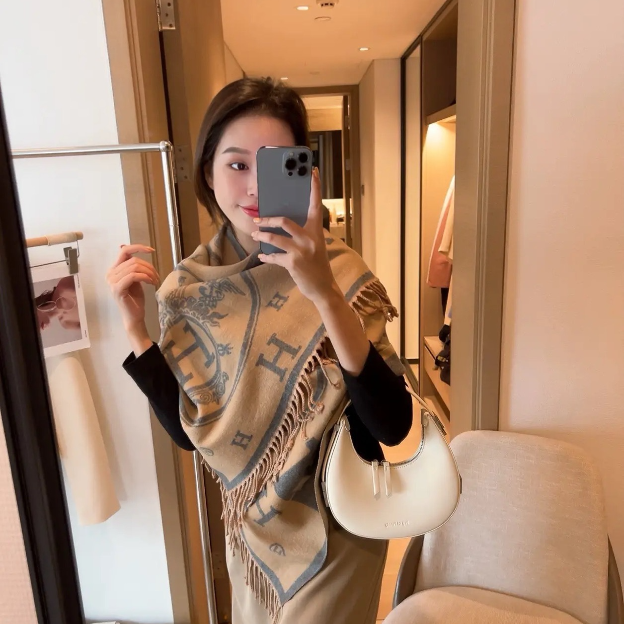 内蒙古厂家直邮双面羊绒围巾披肩两用天使马车图案欧美风百搭时尚