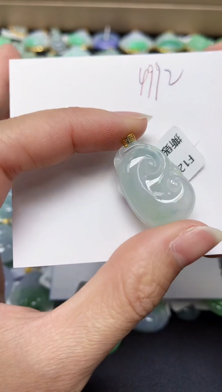 翡翠18K金镶嵌颈饰 天然翡翠A货